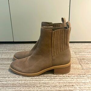 Dolce Vita ankle boots!